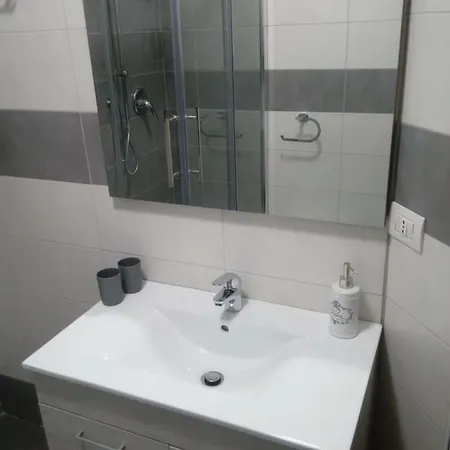 Апартаменти Bilocale Giomein Брей-Червінія